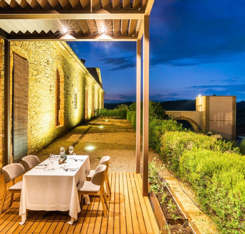 Timeless outdoor space for Feudi del Pisciotto Wine Relais - Pratic